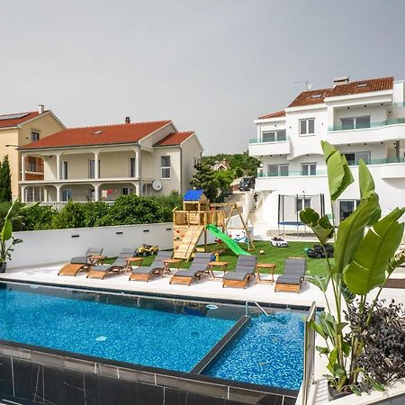 Holiday House Dominik Apartments スヴェティ・ペタル エクステリア 写真