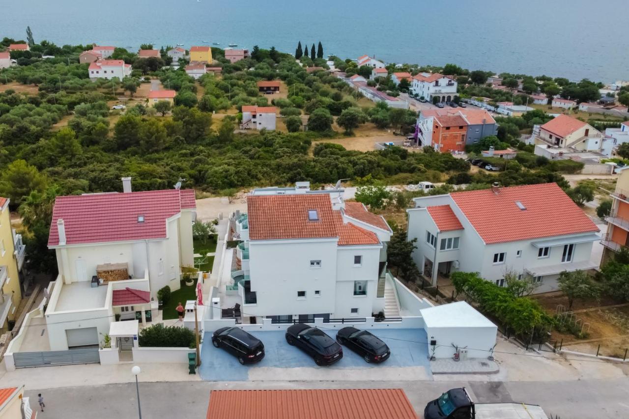 Holiday House Dominik Apartments スヴェティ・ペタル エクステリア 写真