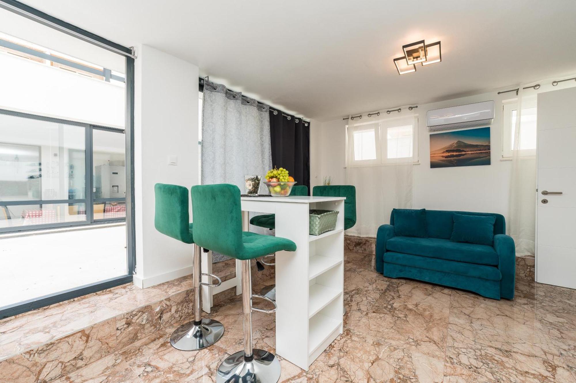 Holiday House Dominik Apartments スヴェティ・ペタル エクステリア 写真