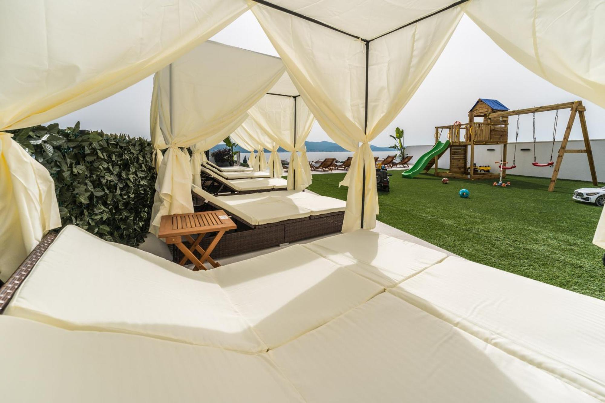 Holiday House Dominik Apartments スヴェティ・ペタル エクステリア 写真